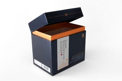 Lid-and-base set boxes